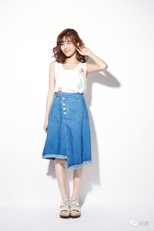 满大街的一排扣子是怎么回事？！