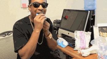 关于最近超火的金牙,你要知道这4件事(起码要知道怎么戴上去吧)