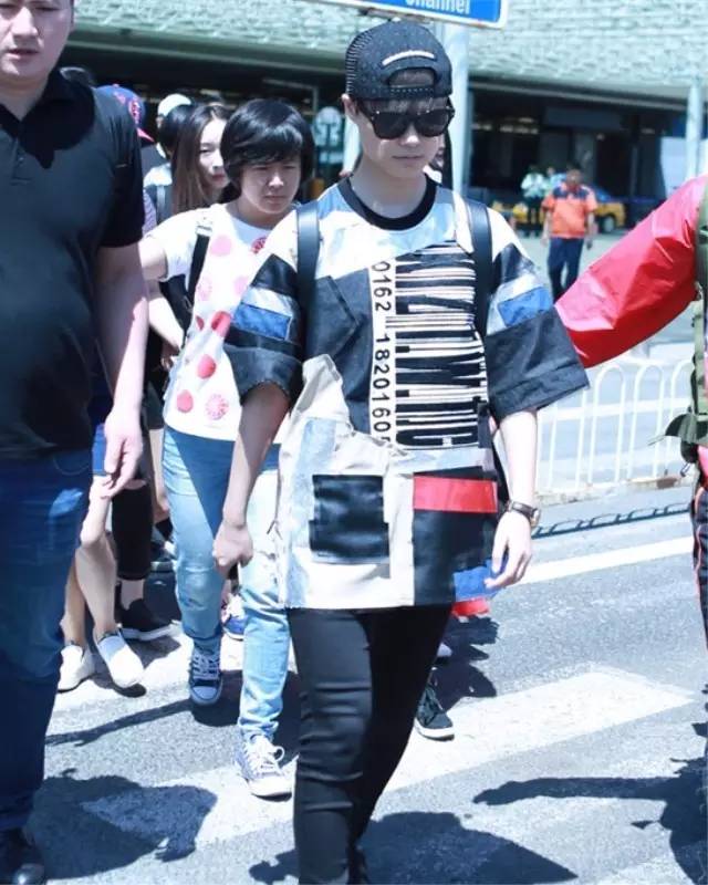 蔡依林撞衫林忆莲,2019潮鞋刘雯