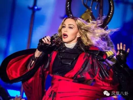 手势暗藏神秘代码、顶级明星纷纷效忠？娱乐圈竟还隐藏着神秘组织