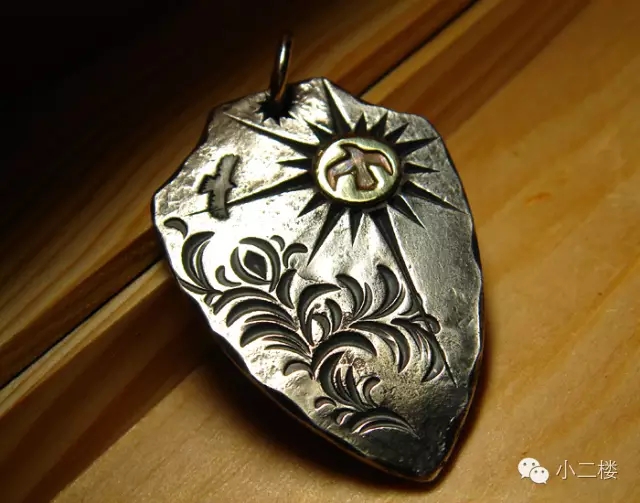 明星身上带的银饰品都是他做的—GOROS丨高桥吾郎