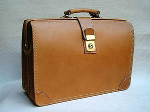 “霉”不再来，夏季皮具的保养方法