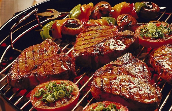 哪项不能作为中暑的处理方法,出现中暑的症状时不正确的做法