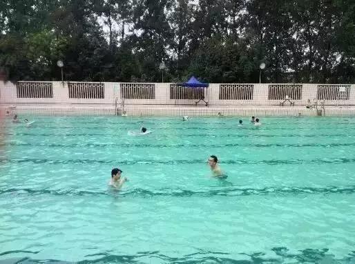 南充哪有好耍的游泳池,南充附近游泳池水上乐园