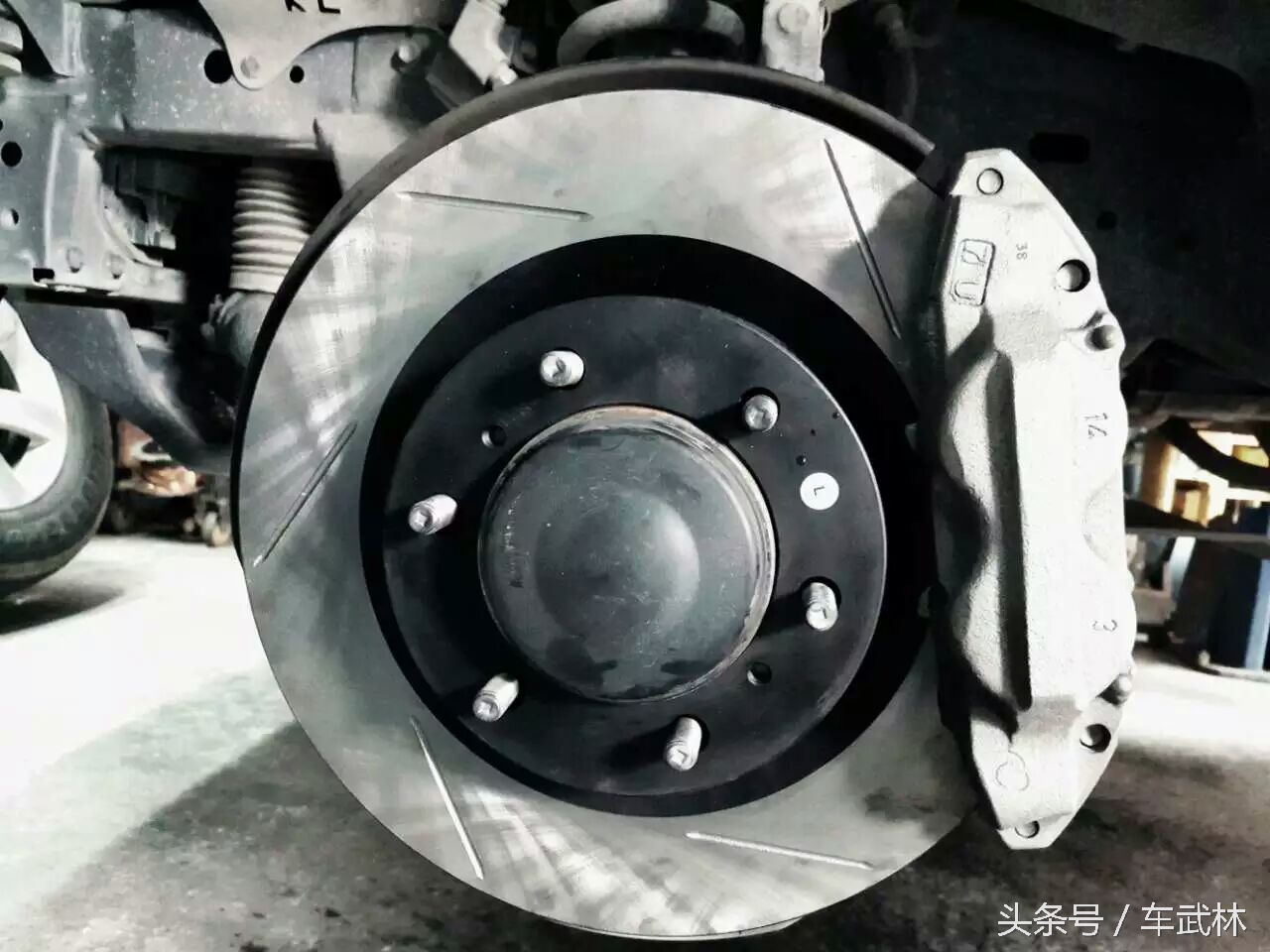 西安雷克萨斯gx400刹车升级,雷克萨斯gx400的刹车可以改进吗