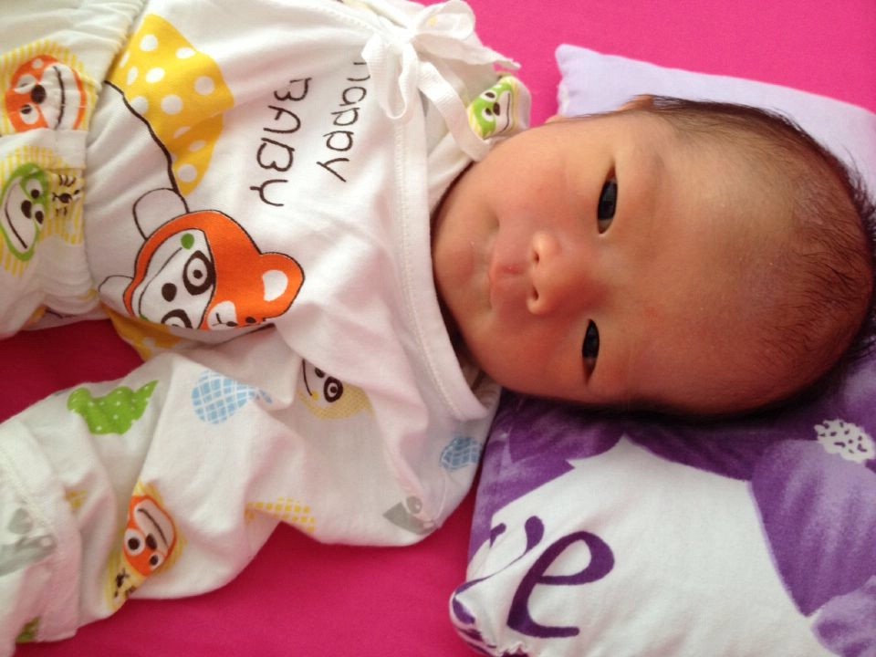 分享顺产经历不为人知的产后恢复,顺产八斤无侧切无撕裂好不好