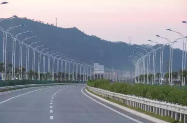 珠海金湾哪个镇更有发展前景,珠海金湾区是不是很偏