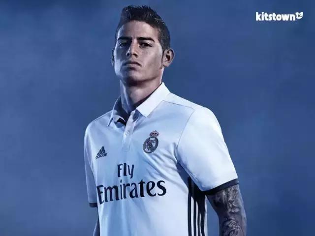 皇马新赛季紫色球衣,皇马球员与巴萨球员换球衣