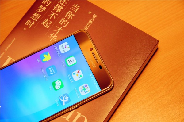 三星galaxyc7手机长什么样,三星galaxyc7详细信息