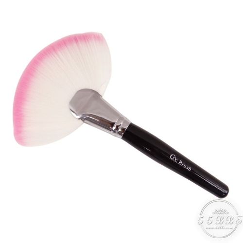 跟粉扑差不多的化妆刷,区别各种化妆刷