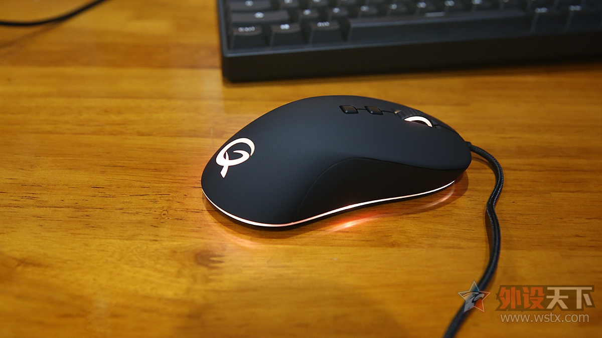 qpad酷倍达鼠标垫评测,性价比游戏鼠标十佳评测