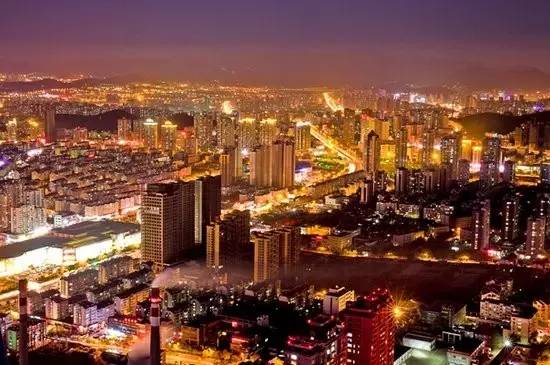 青岛哪个区最适合上班,在青岛和上海上班的区别