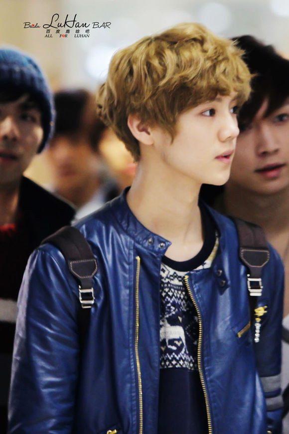 鹿晗巅峰时期有多夸张高街穿搭,鹿晗早期惊艳足球服照