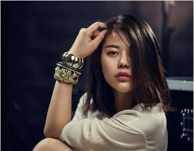 女人脸宽剪短发什么发型好看,大方脸剪短发怎么剪有气质一点