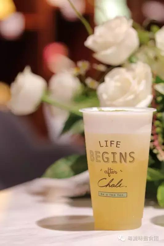 轻奢金x薄荷绿,原来你是这么一家茶饮店(文末教你刷我的卡