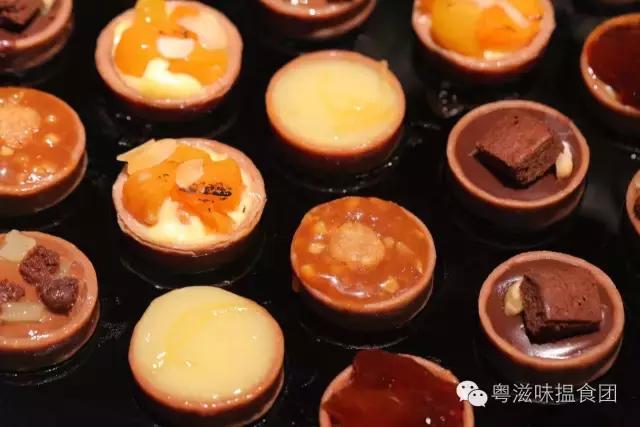 轻奢金x薄荷绿,原来你是这么一家茶饮店(文末教你刷我的卡