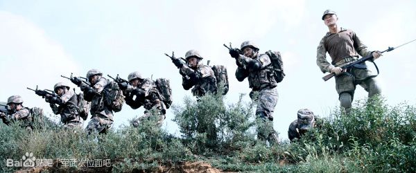 战争电影中的经典枪械,电影战狼中的一些枪械