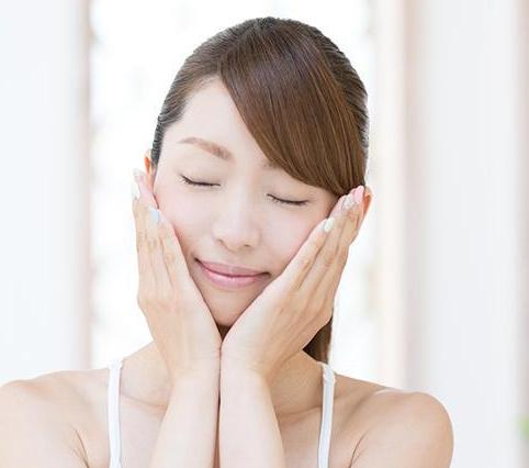 盐水洗脸有什么好处与坏处,用盐水洗脸有什么作用和功效