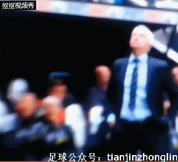 足坛教练秀球技,足坛温格名场面