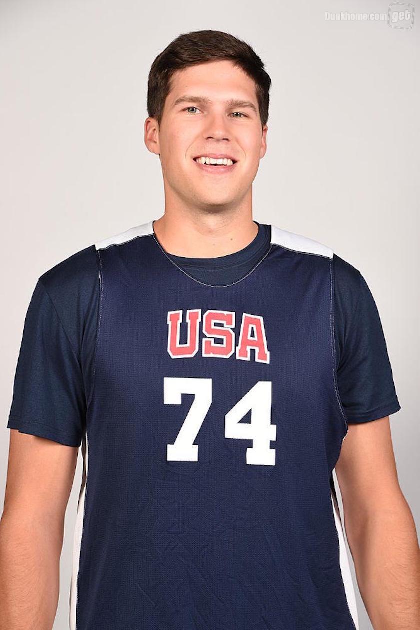 新星收集器！美国男篮选拔队定妆照公布