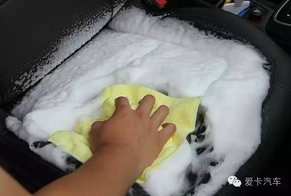 汽车座椅被孩子尿脏了怎么办,汽车布座椅脏了自己怎么清洗