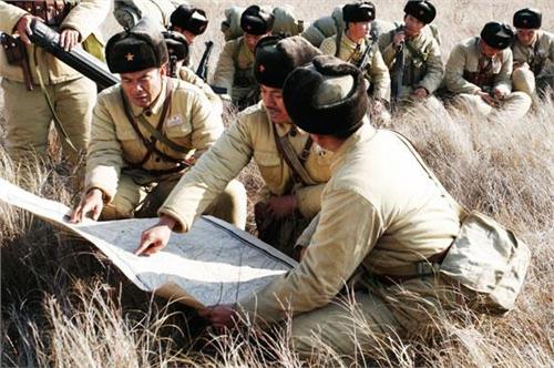 他出道多年无绯闻,33岁出道的他专注演戏32年零绯闻