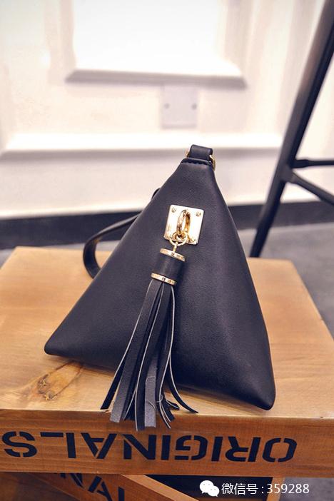 适合夏天背的斜挎小包,铁链斜挎小包夏日