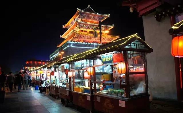 鼓楼夜市和西司夜市分别在哪,鼓楼夜市和西司夜市哪个好