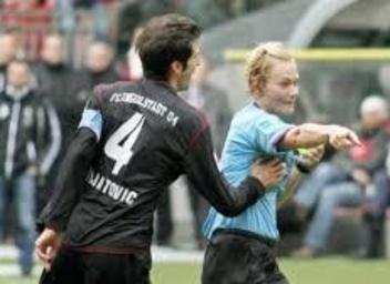 光天化日之下竟敢颠倒黑白太嚣张,光天化日之下霸气片段