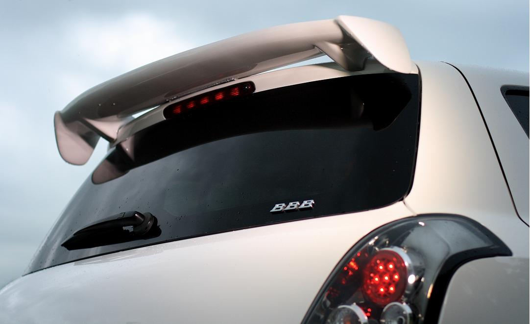 巅峰极速铃木雨燕,铃木小巧玲珑雨燕