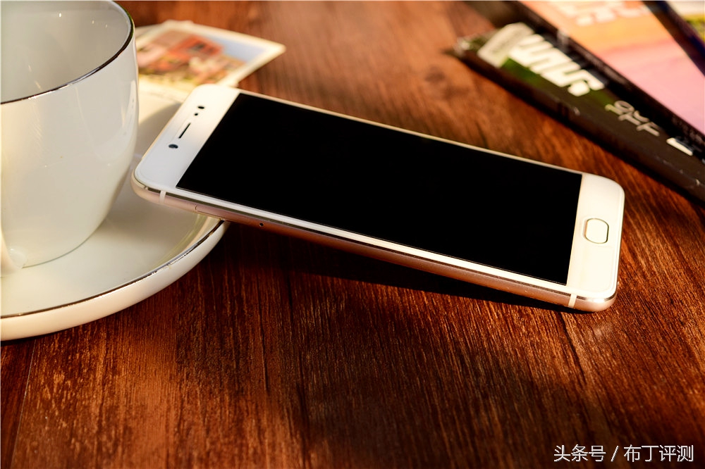 vivox71600万柔光双摄,vivox7拍照效果