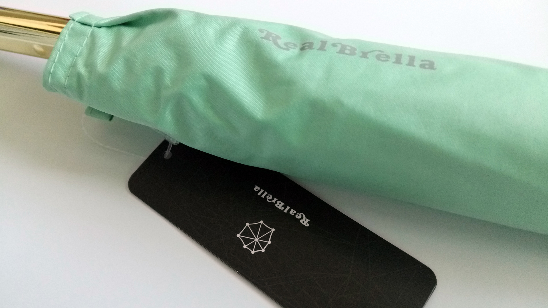 夏日里又一抹轻盈的色彩锐乐防晒超轻长伞试用手记