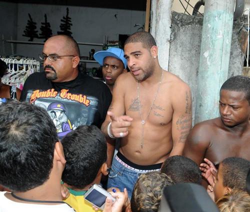 35岁生日的他，没落贫民窟，但曾经是国王，大罗之后世界最强