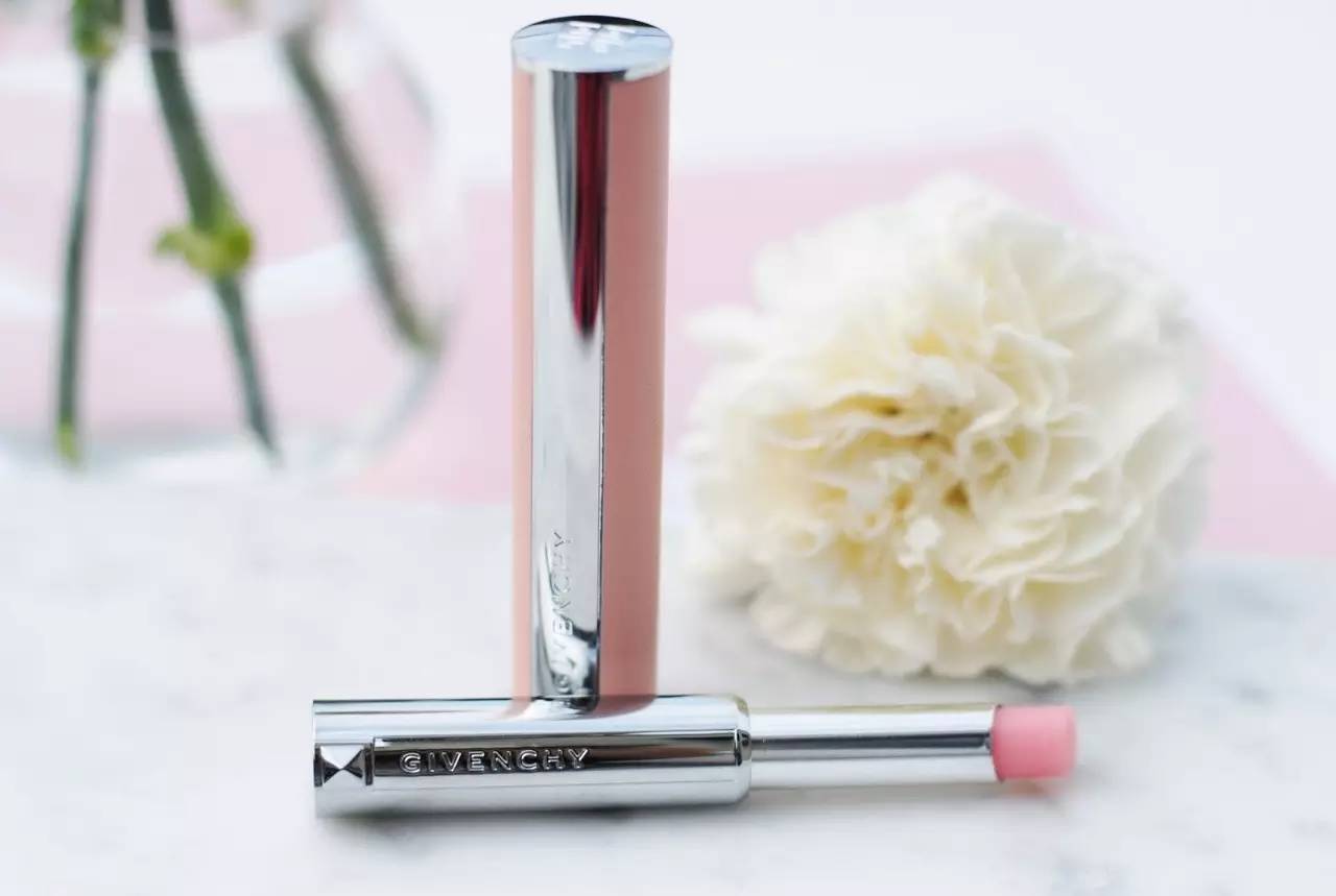 世上没有什么事情是一只口红不能解决的！如果有，那就是两只！