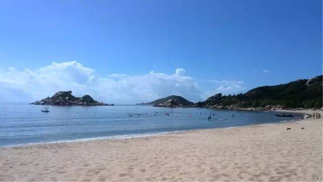 中秋国庆假期运输车票开始发售,提示中秋假期首日火车票明起开售