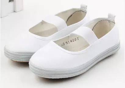 你一定是喜欢这双小白鞋的low逼