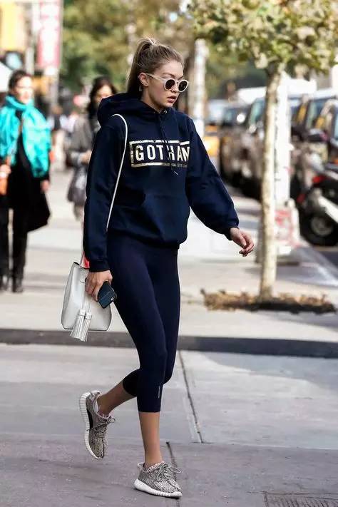 你一定是喜欢这双小白鞋的low逼