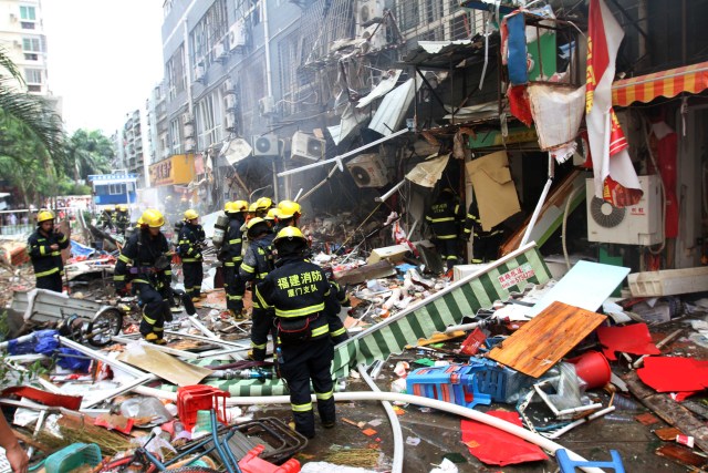 永远背对镜头的“背乐爷”