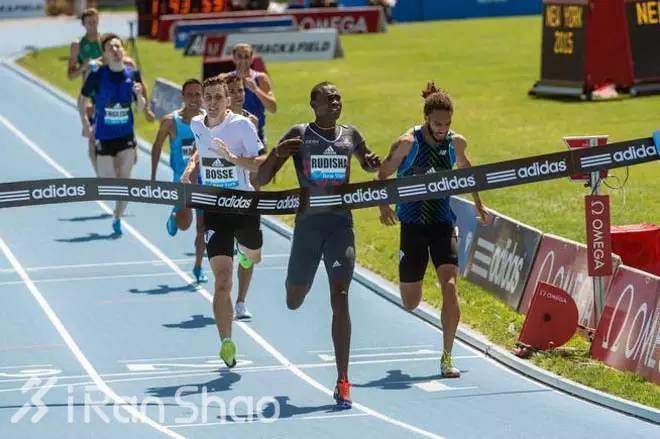 比尔盖茨创业起步过程,辍学的比尔盖茨如何成功