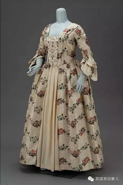 婚纱历史不过100多年，这些年那些令人惊艳的婚纱，你会对哪一款尖叫~