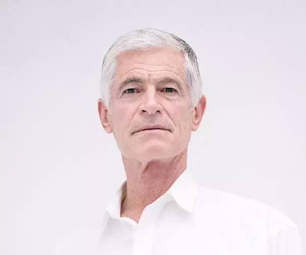 经历了枪林弹雨的岁月,经历了战场的腥风血雨