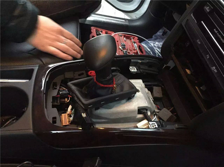 奥迪a6l楼兰宝盒安装教程,楼兰宝盒a6