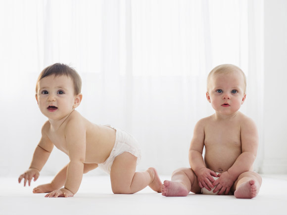 夏天再热也不要对宝宝做这3件事,天再冷也不要让宝宝这样睡觉