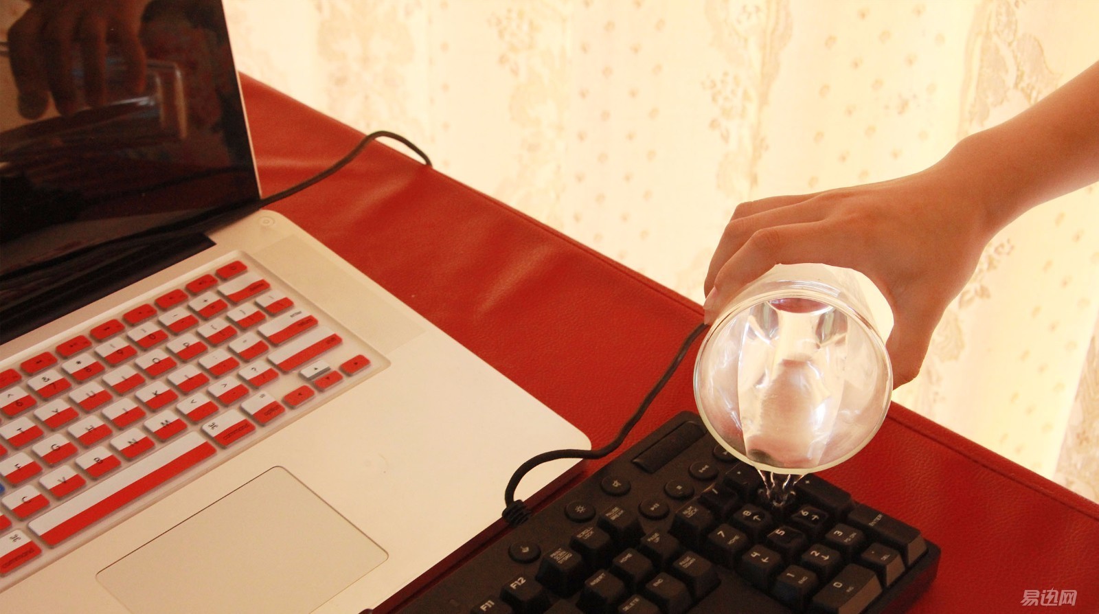 键盘进水后怎么确定坏了,键盘进水了怎么不亮