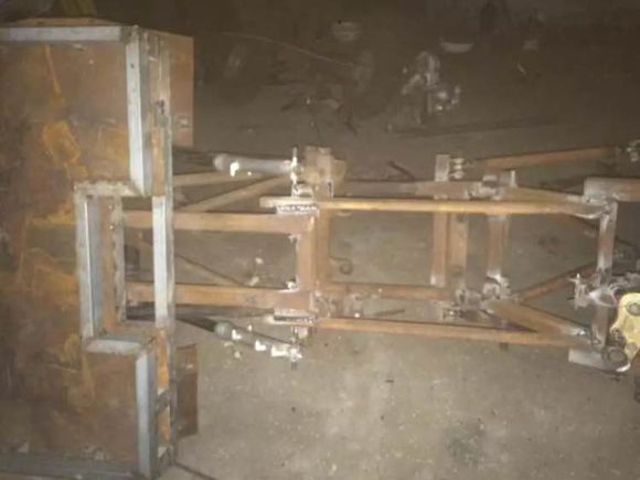 骑着摩托车去野钓,骑电动摩托车去钓鱼