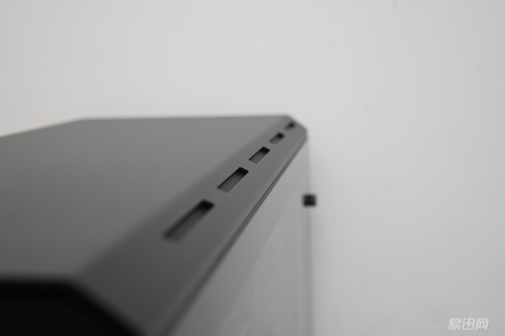 追风者515机箱可以装大主板吗,华擎b150装nvme