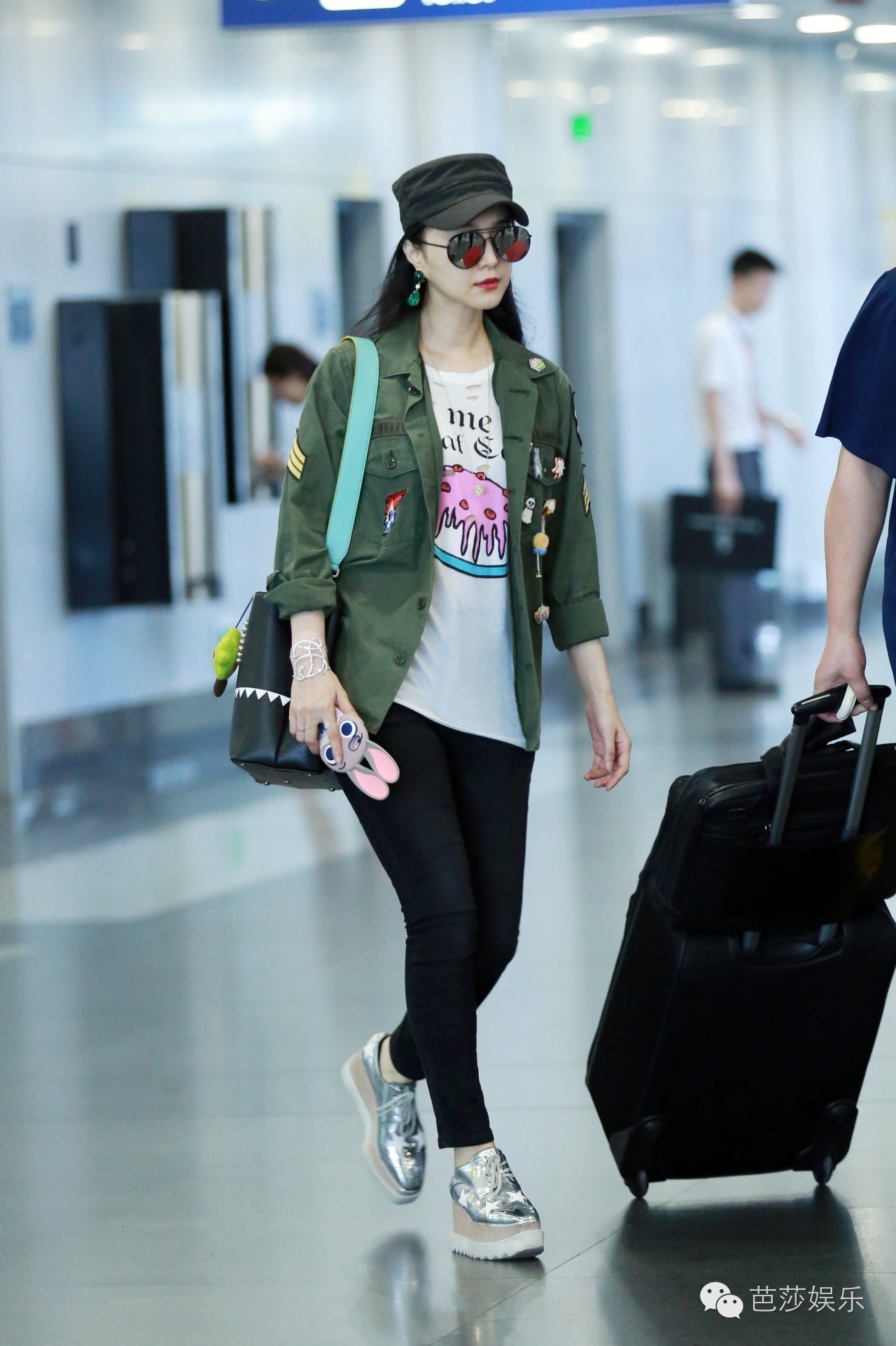 每日星范|范冰冰论手机壳种草狂魔，我只服范爷！