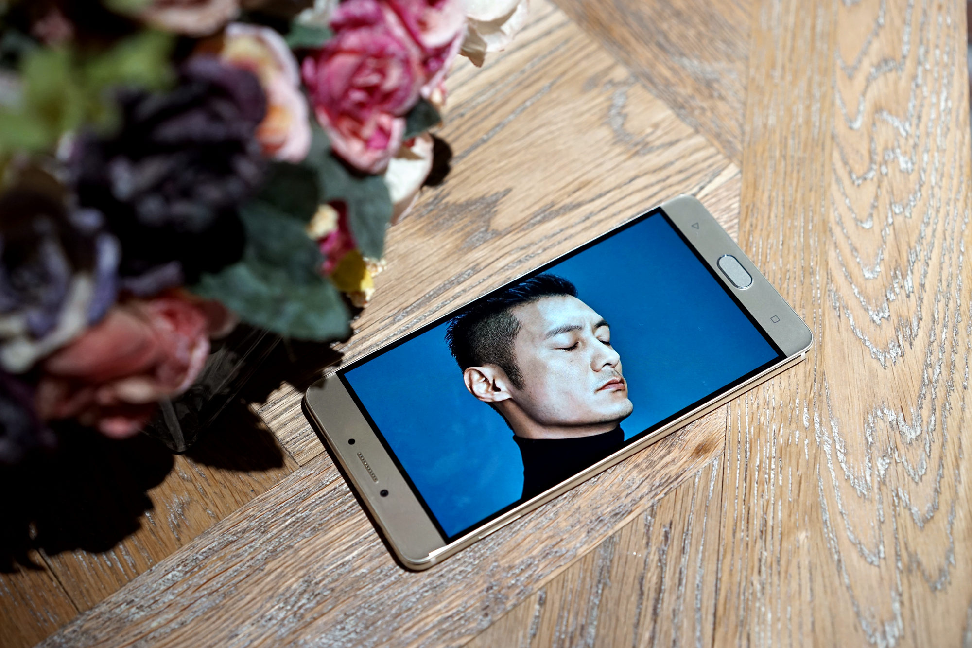 安全性和耐久性测试,安全续航耐摔的手机