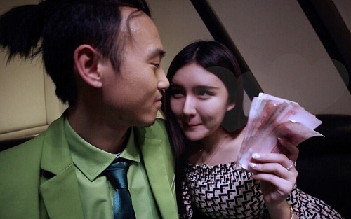 是什么让她对母亲恶语相加，最后却又满脸委屈，哭着扑到母亲怀抱