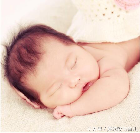 三个月的宝宝有点斜颈怎么办,12月龄的宝宝发现斜颈怎么办